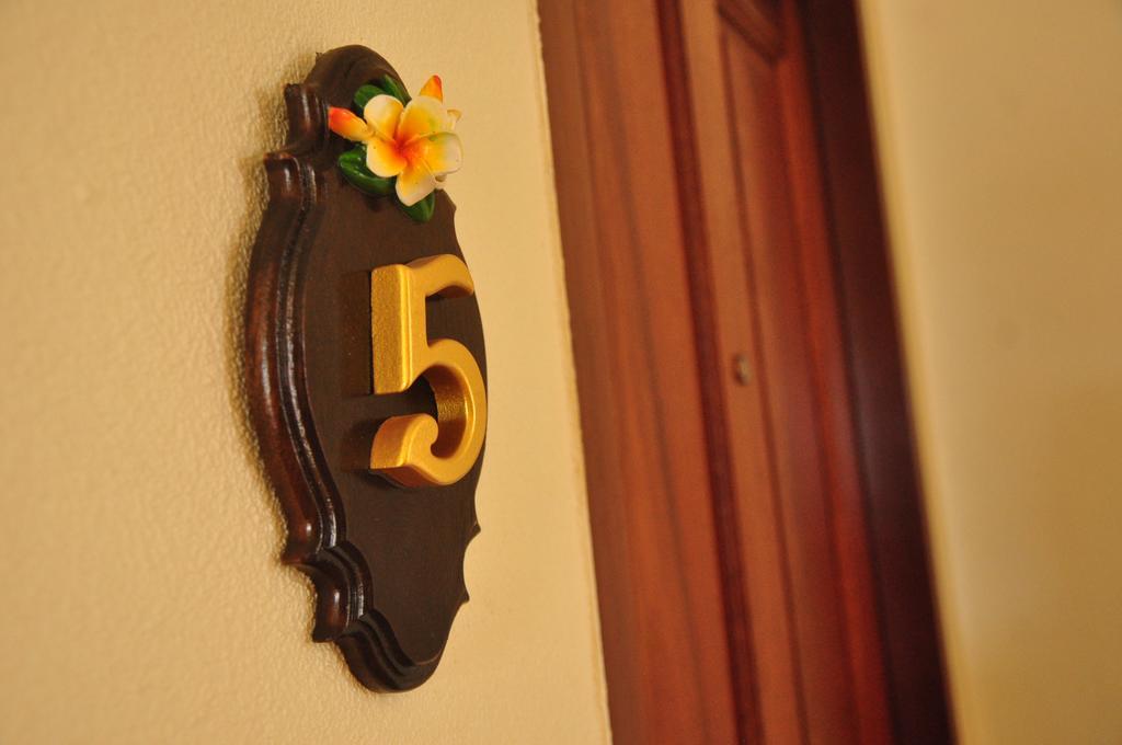 Baan Bussaba Hotel Trang Bagian luar foto
