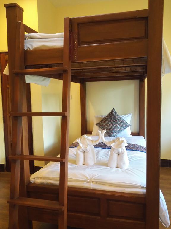 Baan Bussaba Hotel Trang Bagian luar foto