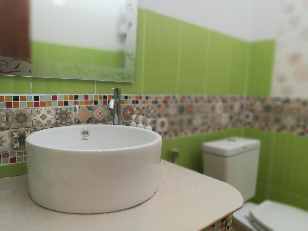 Baan Bussaba Hotel Trang Bagian luar foto