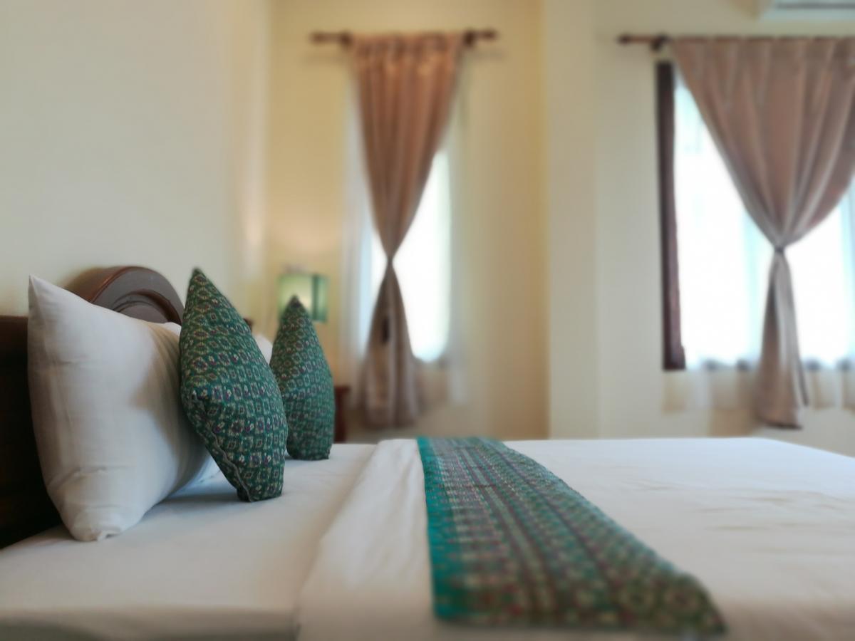 Baan Bussaba Hotel Trang Bagian luar foto